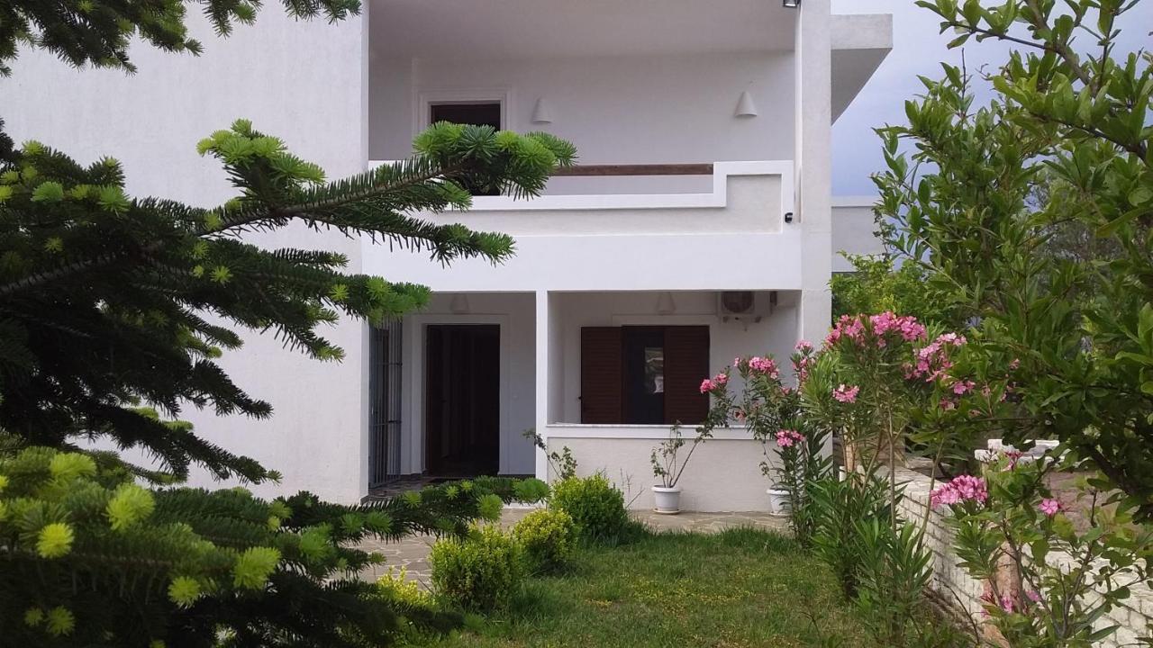 Mihal * Sarandë